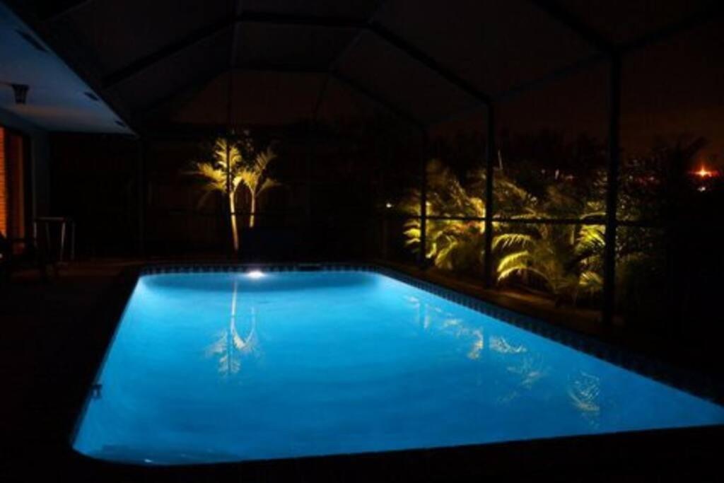 4 Bedroom With Pool, Dock, Canal. Bermuda's Secret *