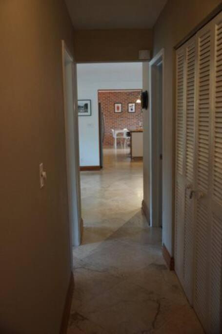 4 Bedroom With Pool, Dock, Canal. Bermuda's Secret Fort Lauderdale