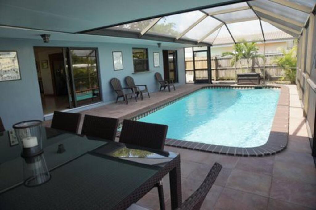 4 Bedroom With Pool, Dock, Canal. Bermuda's Secret * Fort Lauderdale
