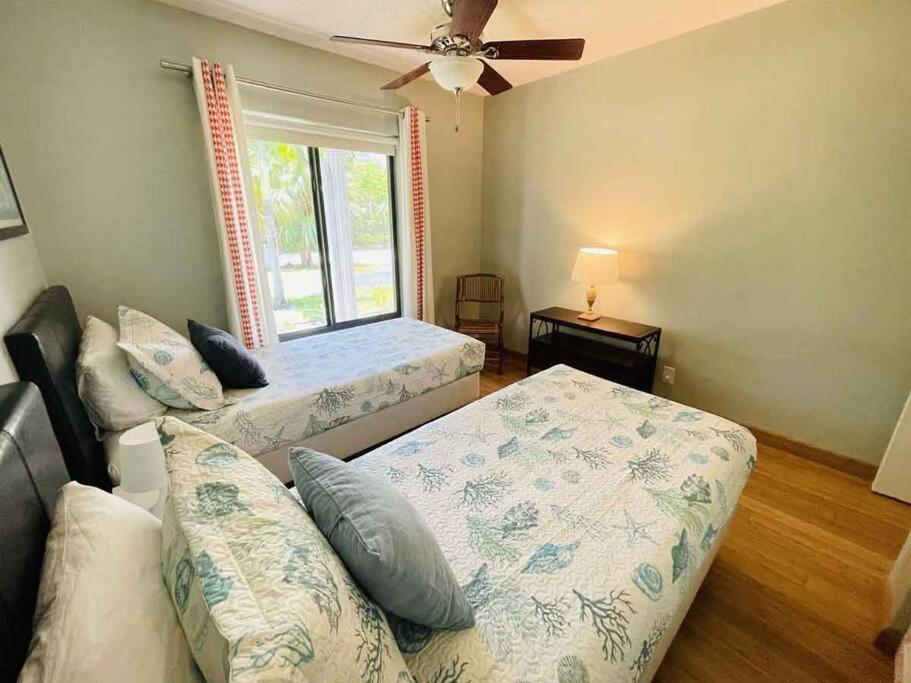 Villa 4 Bedroom With Pool, Dock, Canal. Bermuda's Secret