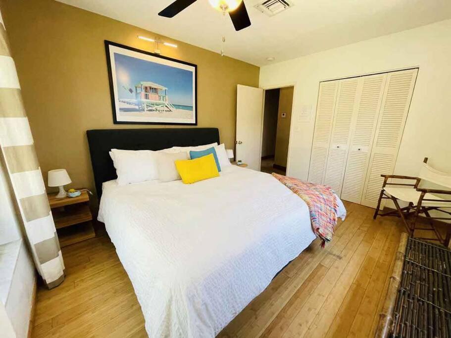 4 Bedroom With Pool, Dock, Canal. Bermuda's Secret Fort Lauderdale