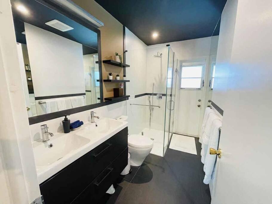 4 Bedroom With Pool, Dock, Canal. Bermuda's Secret * Fort Lauderdale