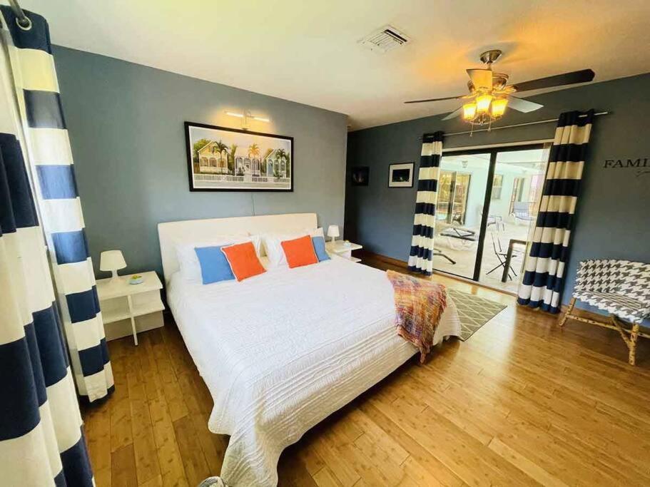 4 Bedroom With Pool, Dock, Canal. Bermuda's Secret Villa