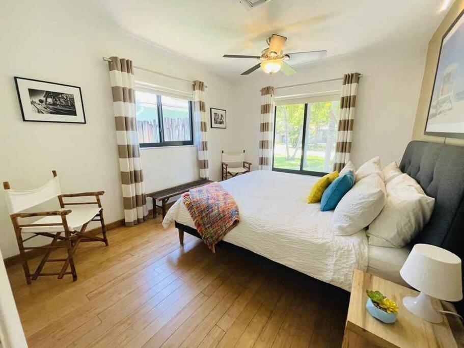 4 Bedroom With Pool, Dock, Canal. Bermuda's Secret *