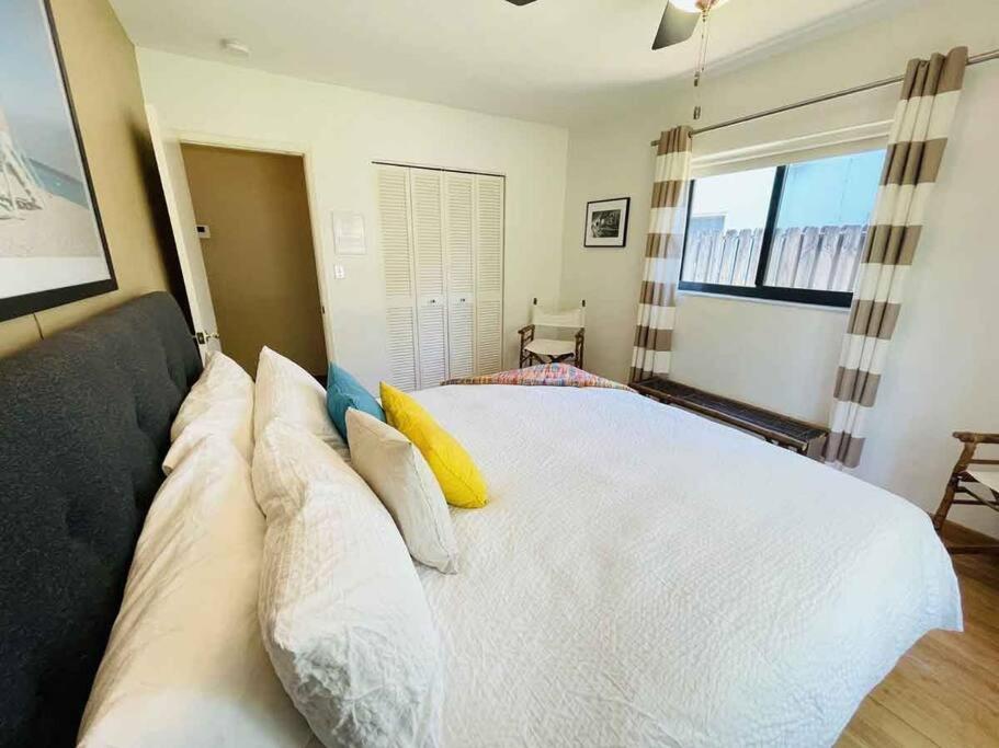Villa 4 Bedroom With Pool, Dock, Canal. Bermuda's Secret