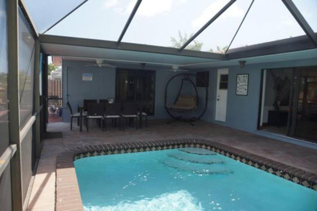 4 Bedroom With Pool, Dock, Canal. Bermuda's Secret Villa Fort Lauderdale