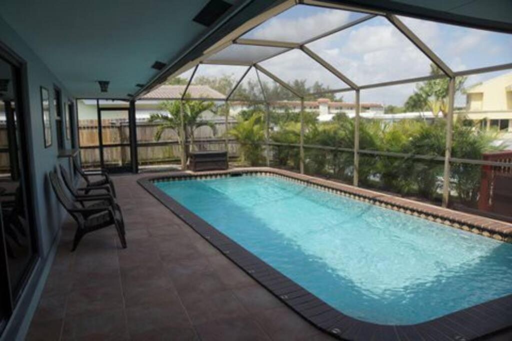 Villa 4 Bedroom With Pool, Dock, Canal. Bermuda's Secret Fort Lauderdale