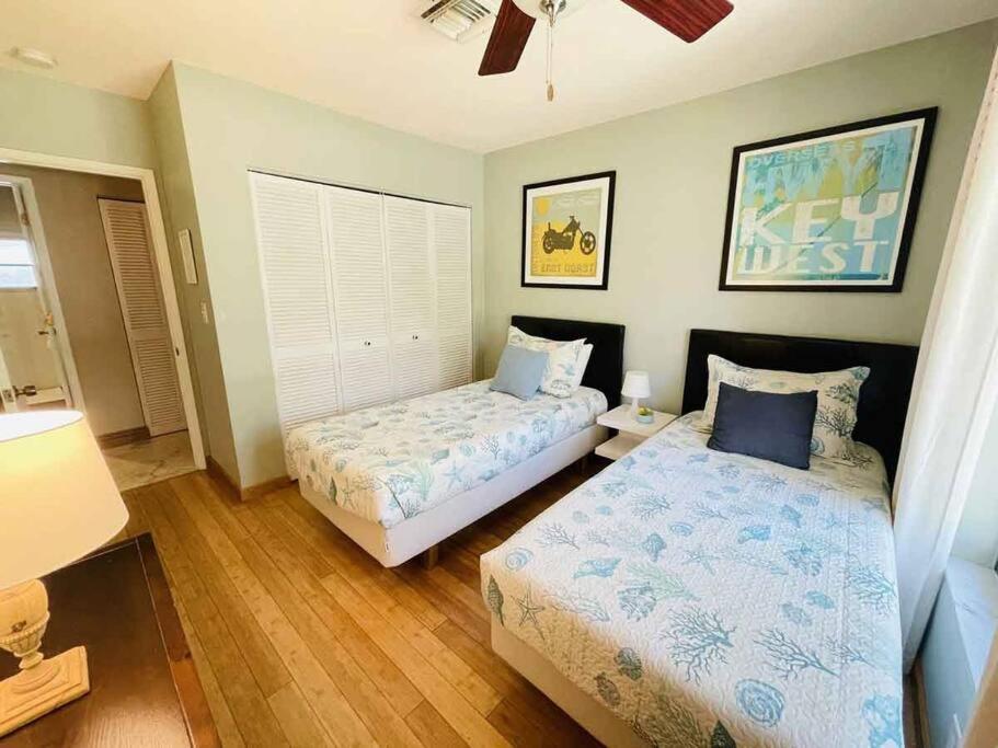 4 Bedroom With Pool, Dock, Canal. Bermuda's Secret Fort Lauderdale