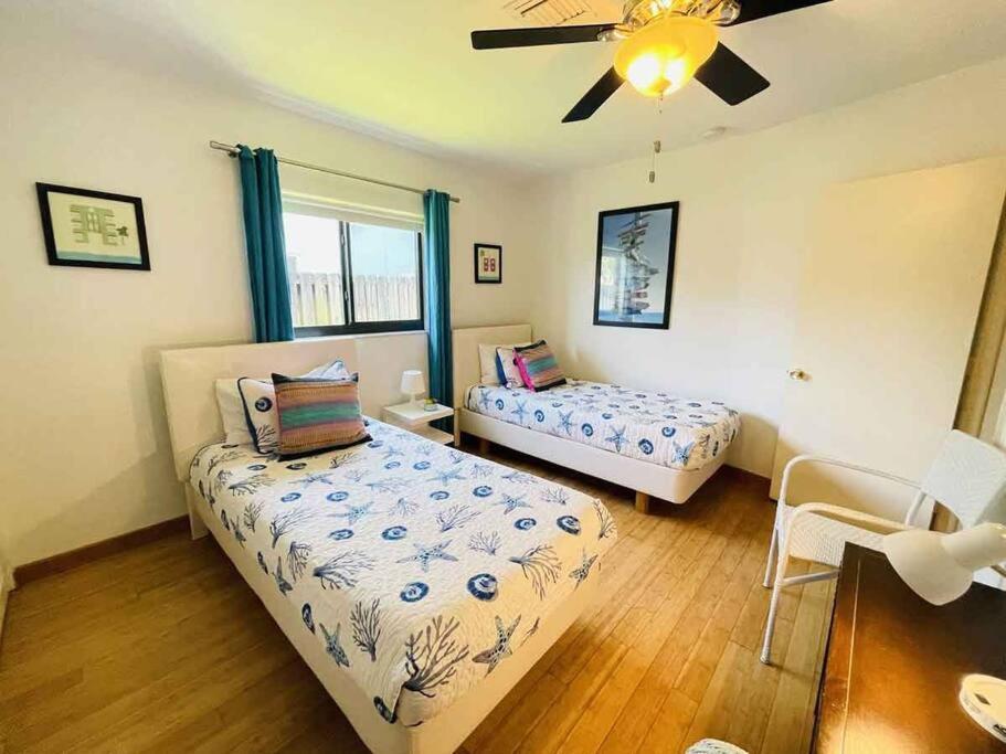 Villa 4 Bedroom With Pool, Dock, Canal. Bermuda's Secret *