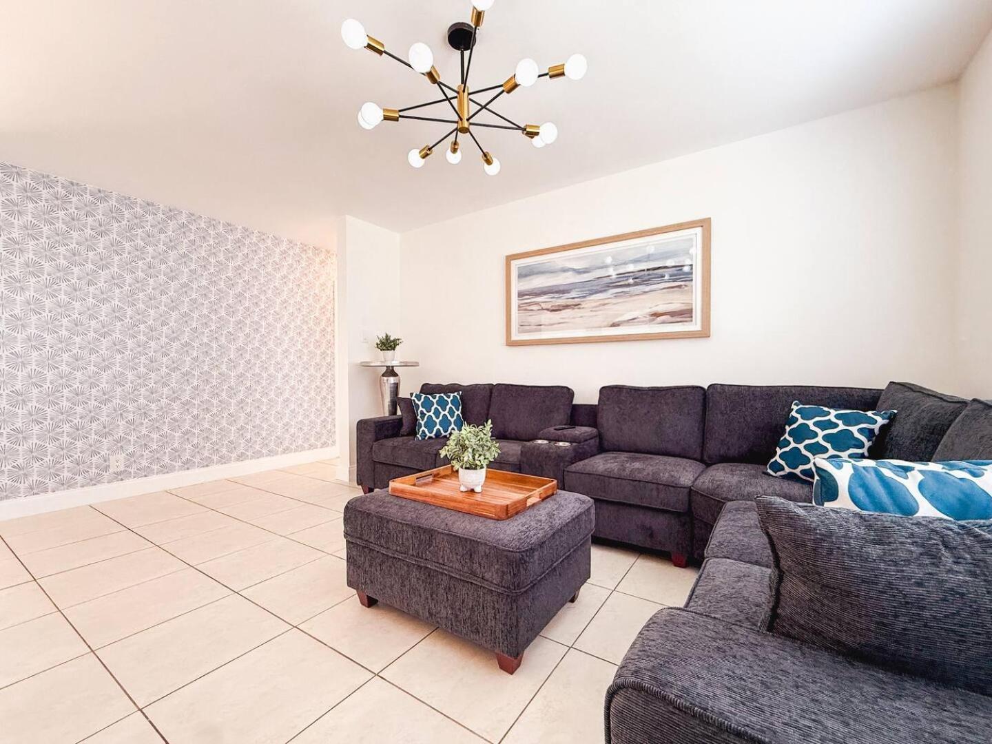 Luxury Oakland Park Retreat Pool Access *