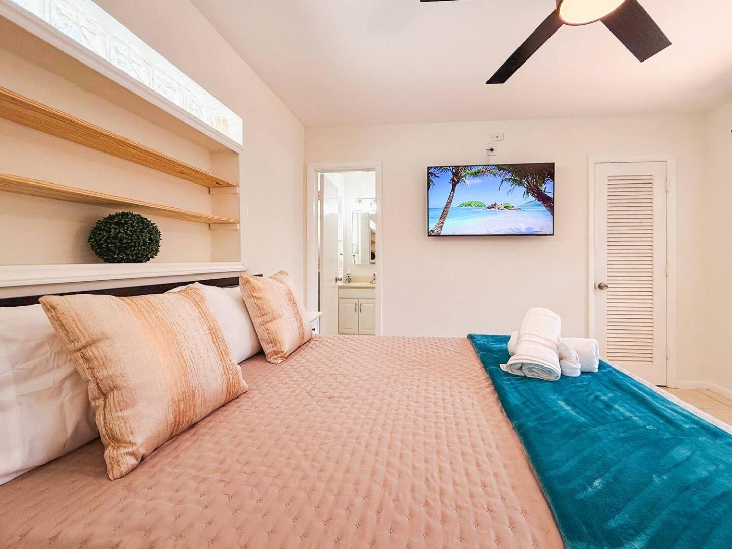 Luxury Oakland Park Retreat Pool Access