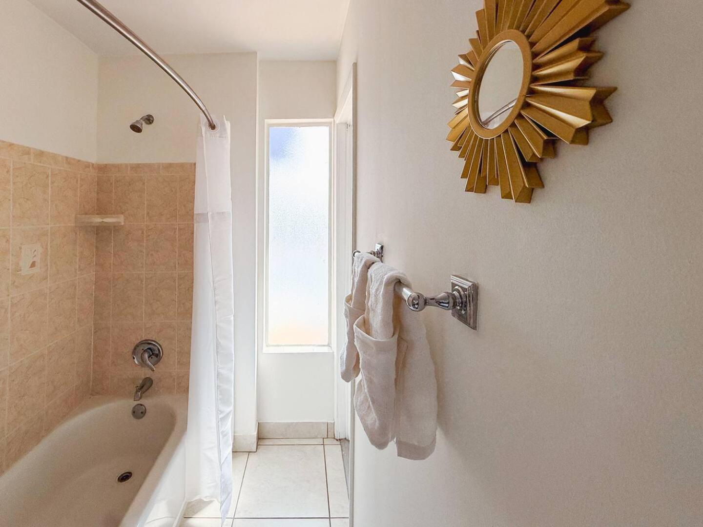 Luxury Oakland Park Retreat Pool Access *