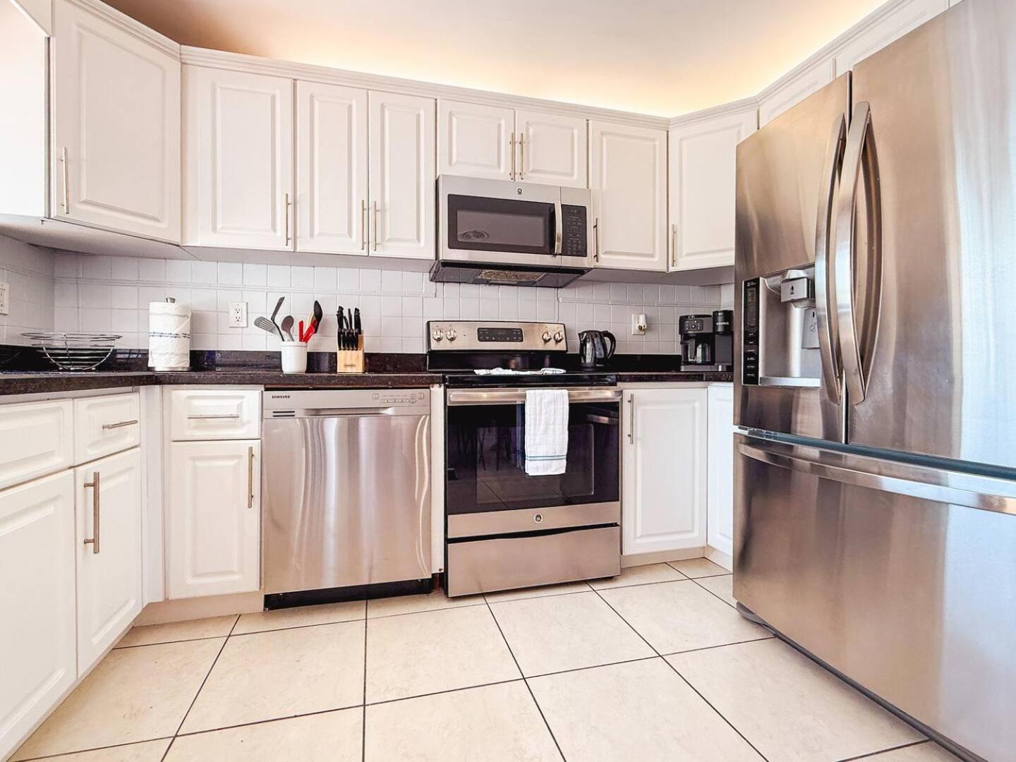 Luxury Oakland Park Retreat Pool Access Fort Lauderdale