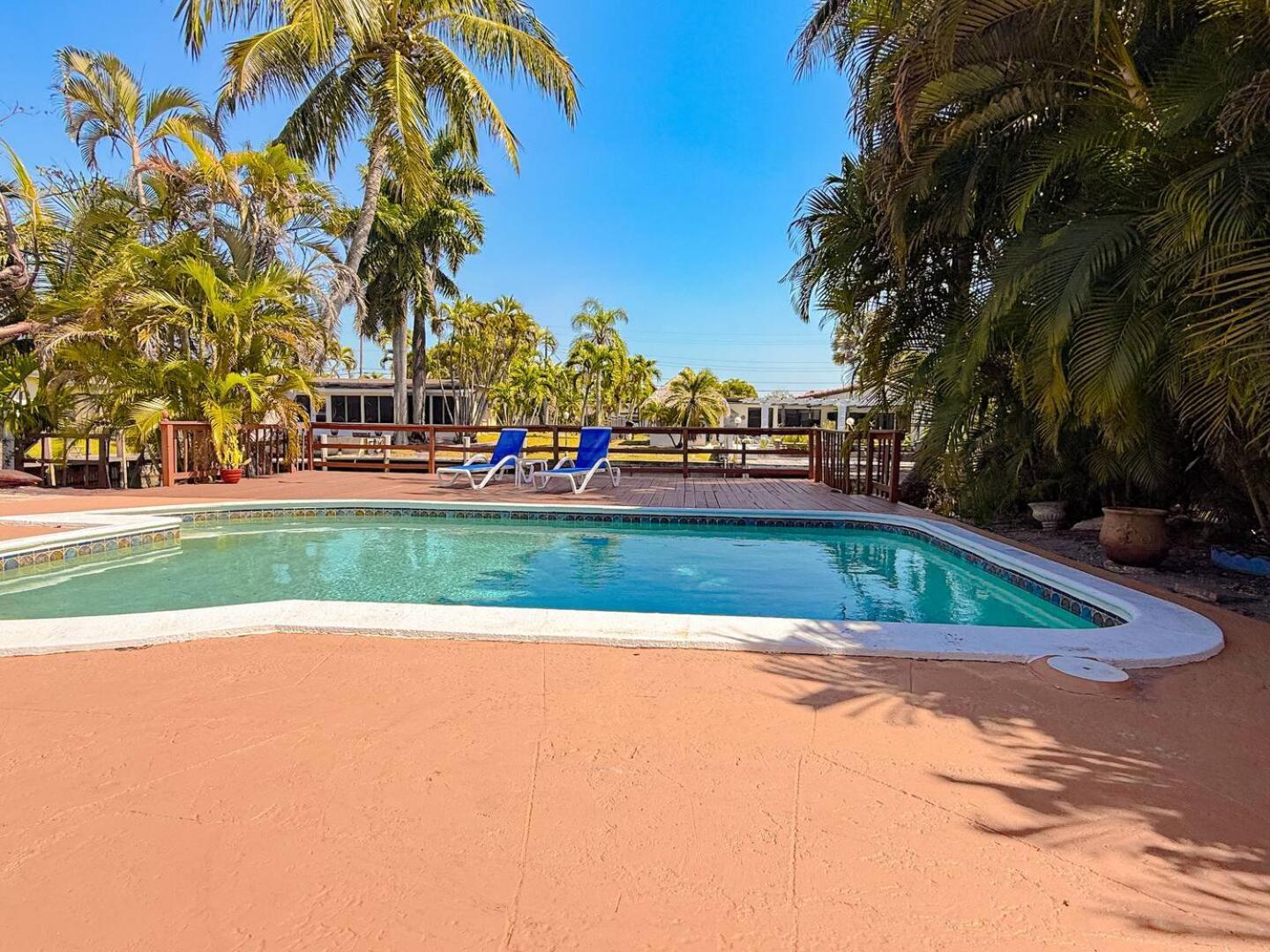 Luxury Oakland Park Retreat Pool Access Holiday home Fort Lauderdale