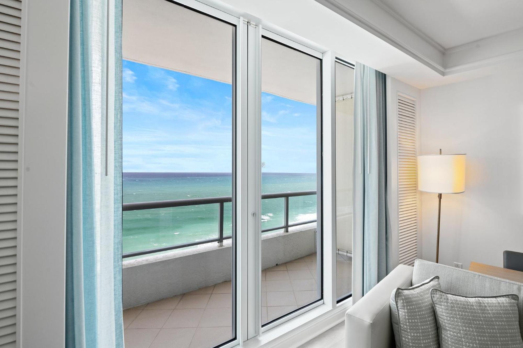 Apartment Oceanfront Ritz-carlton 1 Bedroom Luxury Fort Lauderdale
