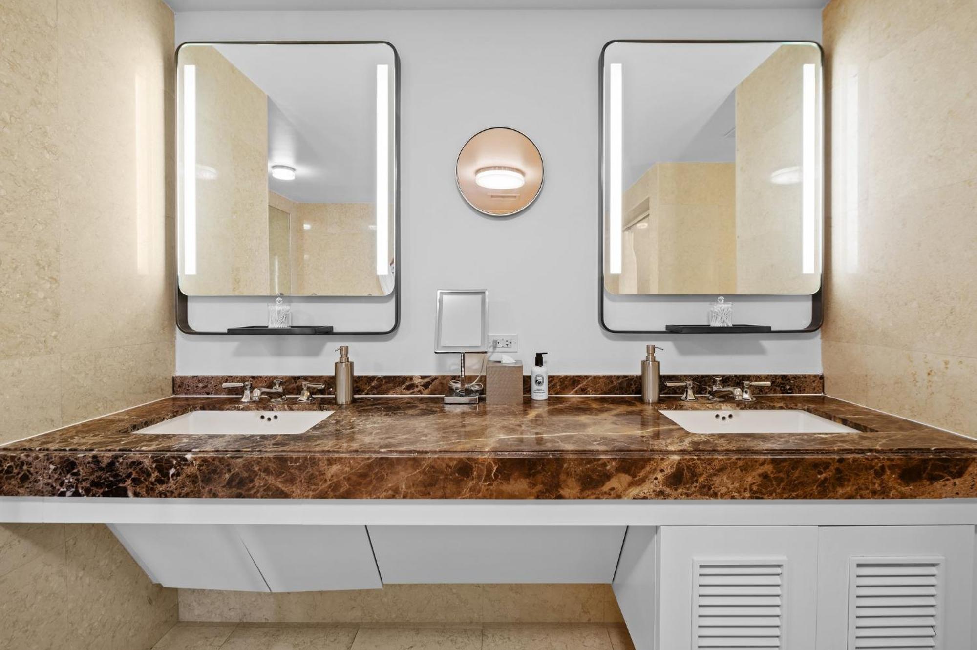 Oceanfront Ritz-carlton 1 Bedroom Luxury Fort Lauderdale
