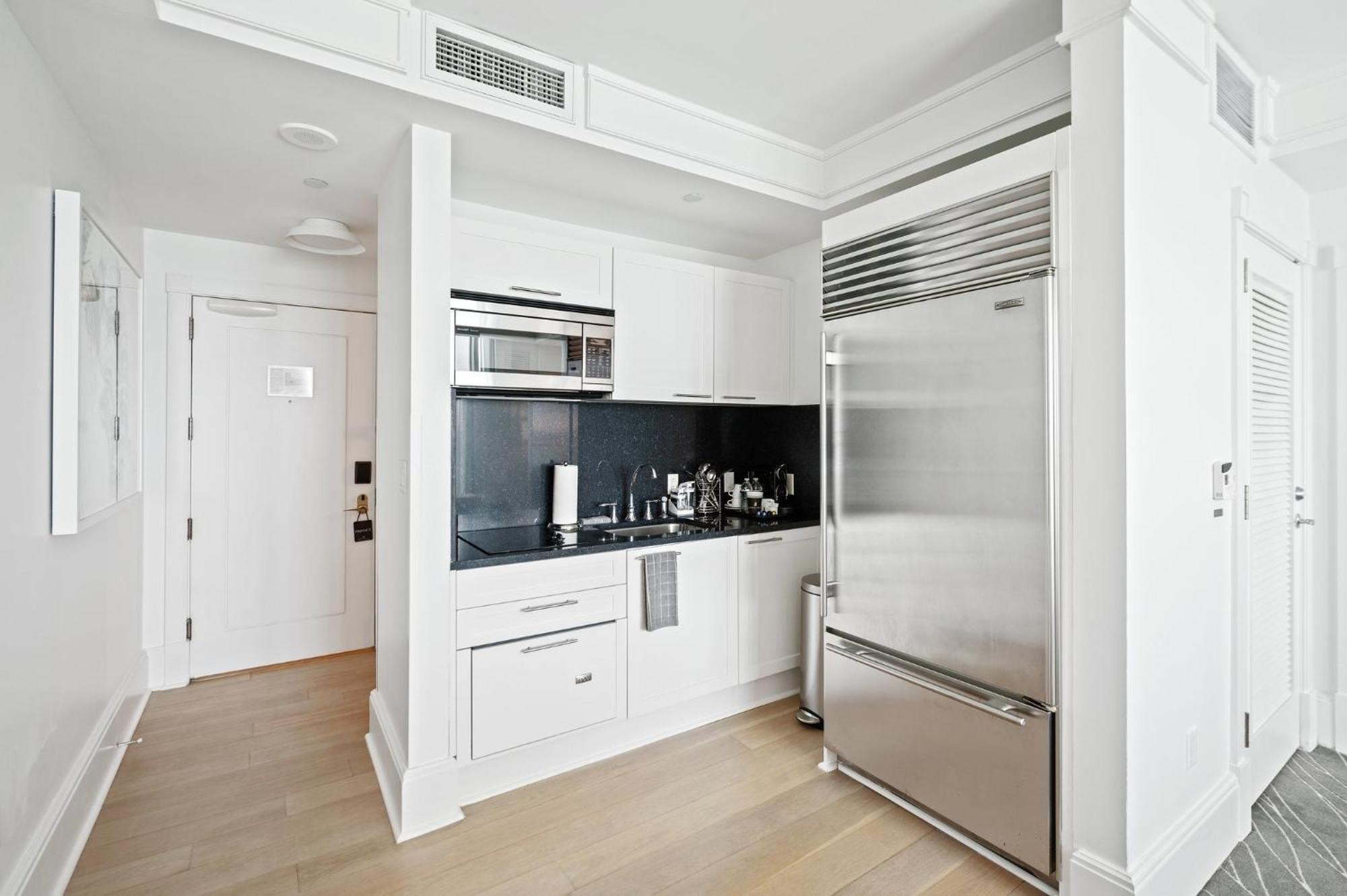 Oceanfront Ritz-carlton 1 Bedroom Luxury Apartment
