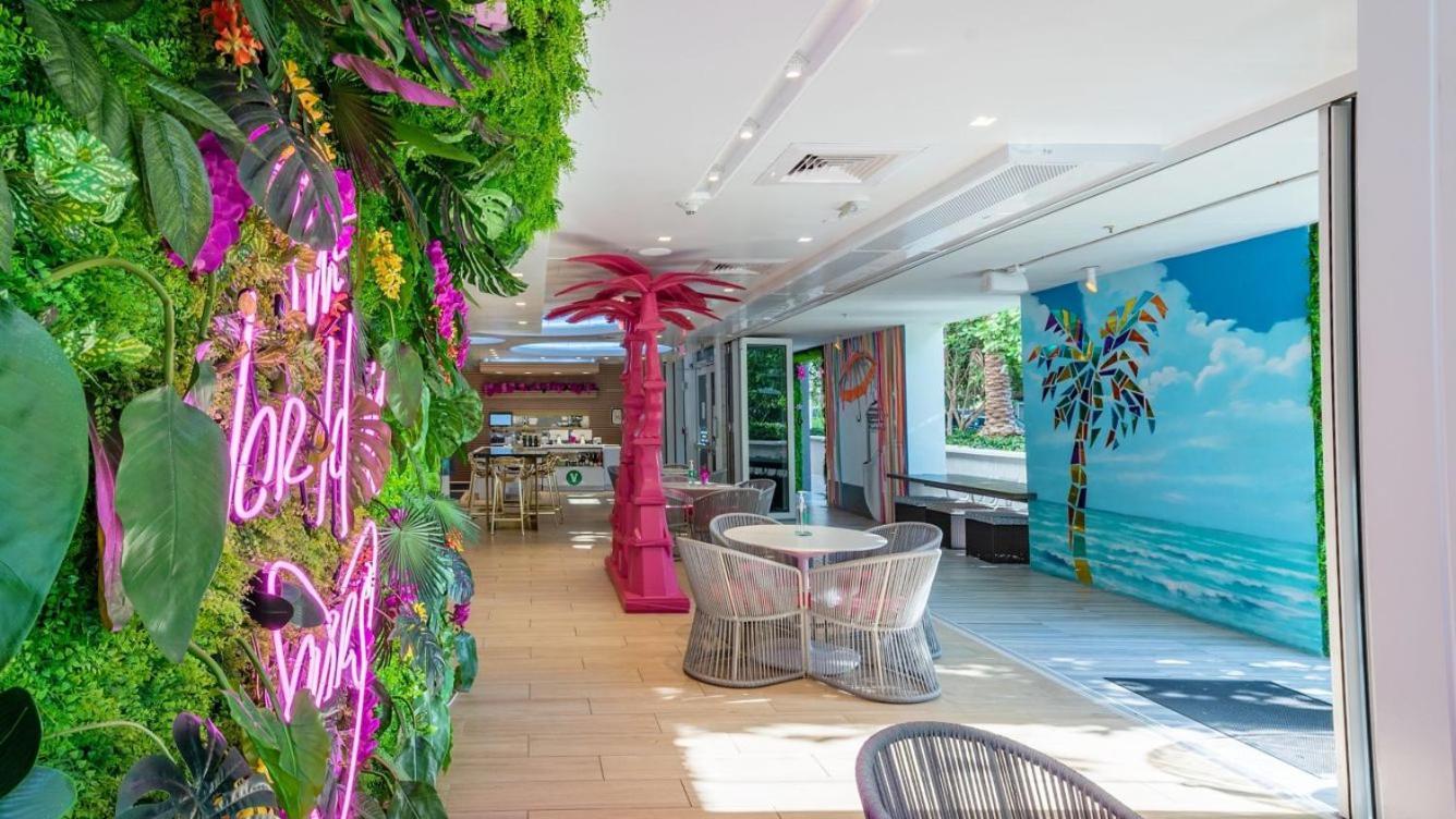 Club - Oceanfront Luxury, Amenities, Balcony Views Apartment *