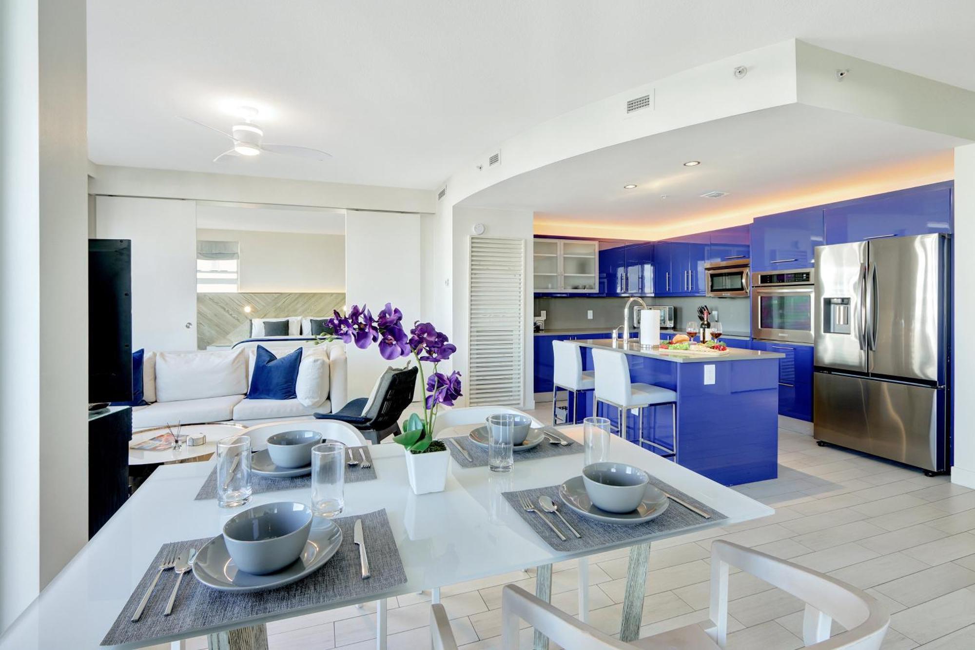 Club - Oceanfront Luxury, Amenities, Balcony Views