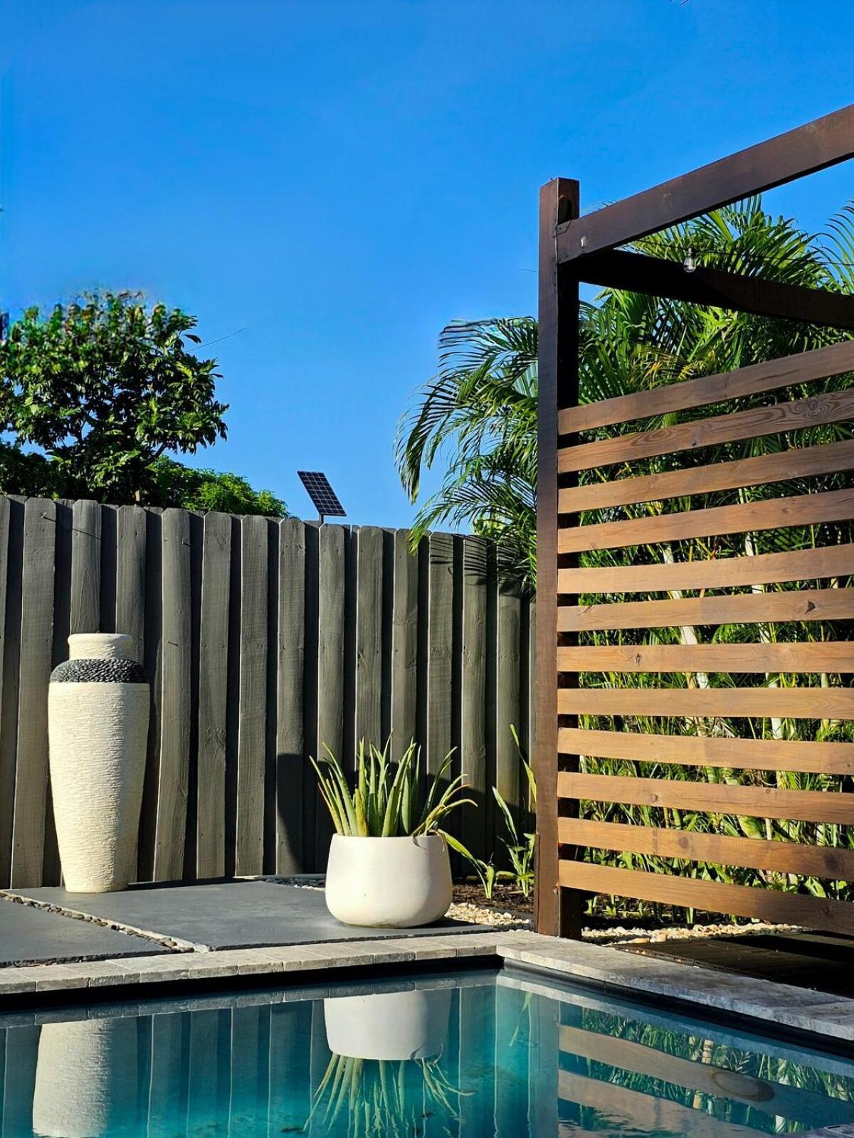 Private Oasis With Lap Pool Close To The Center *