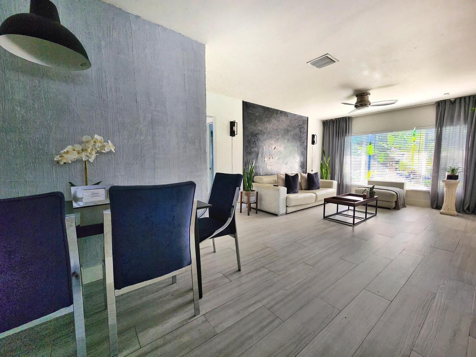 Holiday home Private Oasis With Lap Pool Close To The Center *