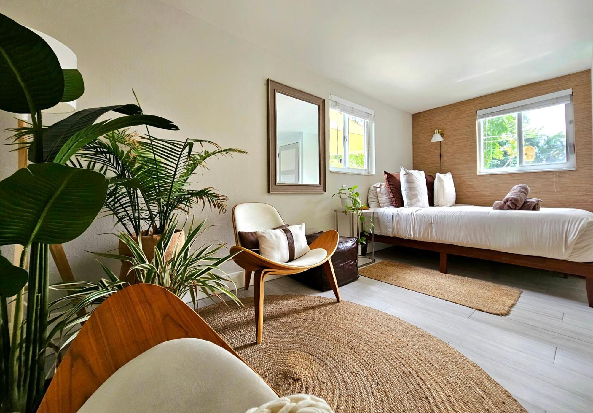 Private Oasis With Lap Pool Close To The Center * Fort Lauderdale