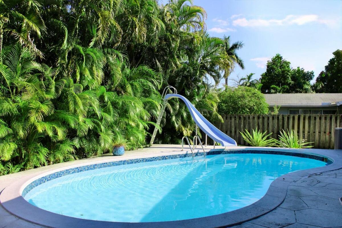 Spacious And Modern House With Pool Holiday home