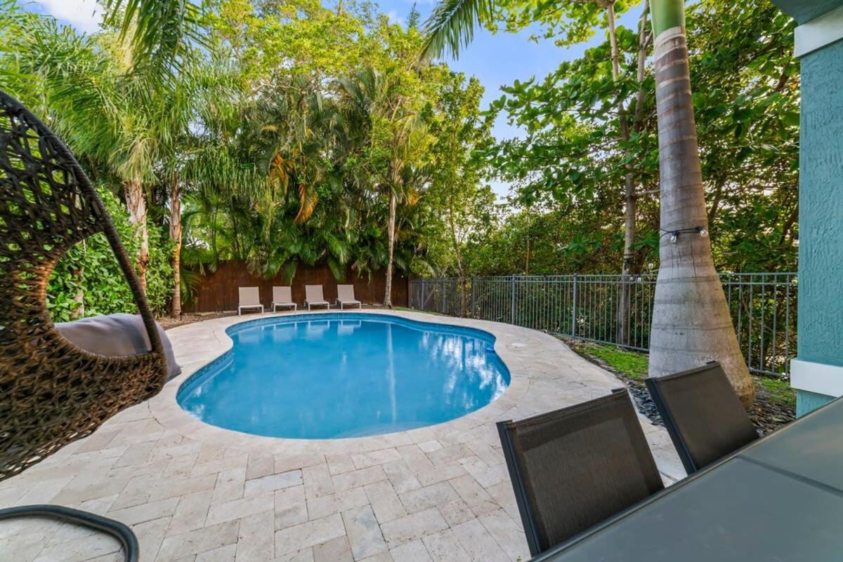 Holiday home Chic Pool Oasis Modern Open Floor King Beds