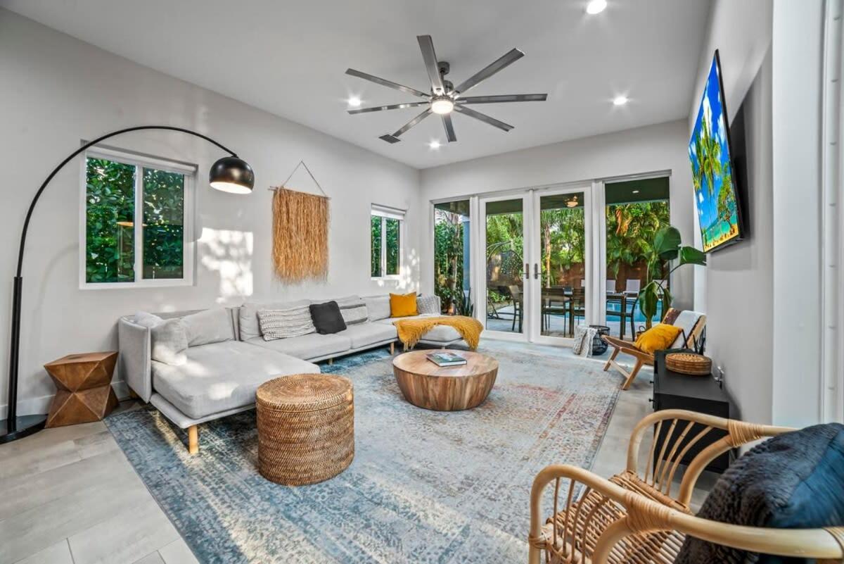 Holiday home Chic Pool Oasis Modern Open Floor King Beds Fort Lauderdale
