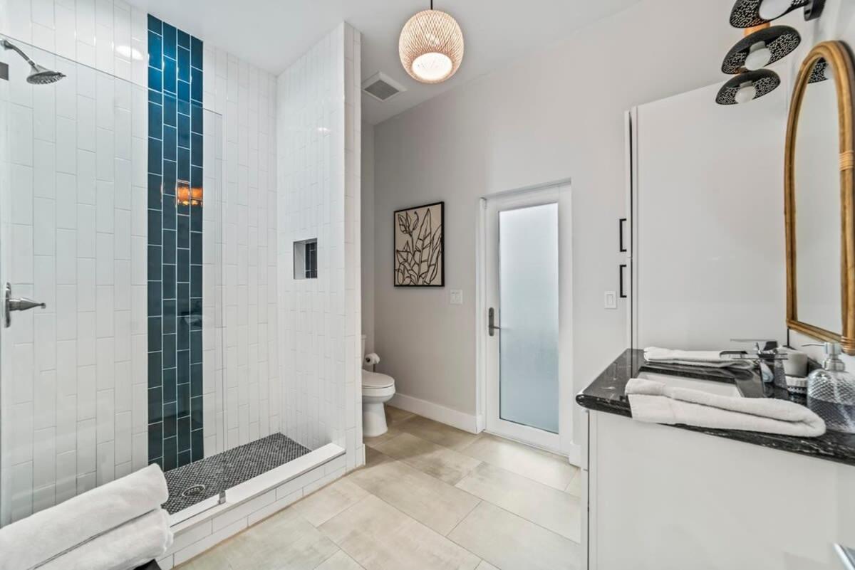 Chic Pool Oasis Modern Open Floor King Beds * Fort Lauderdale