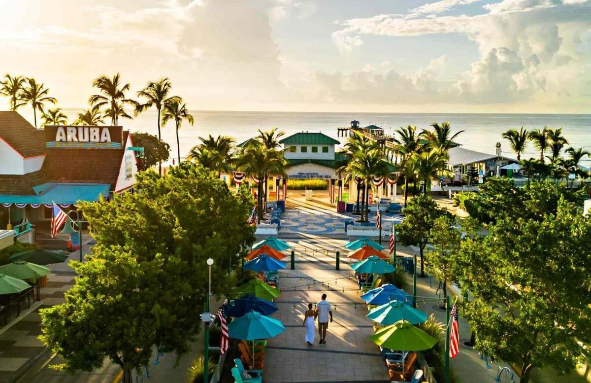 Apartment Pool Beachfront