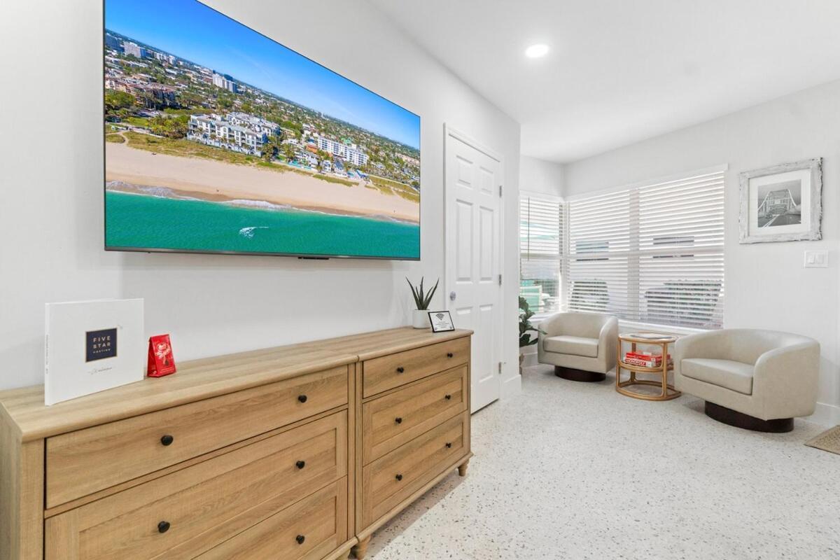 Pool Beachfront Apartment
