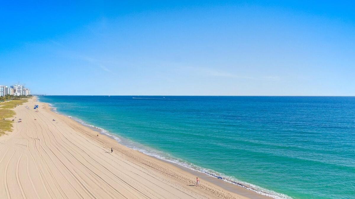 Pool Beachfront Apartment *