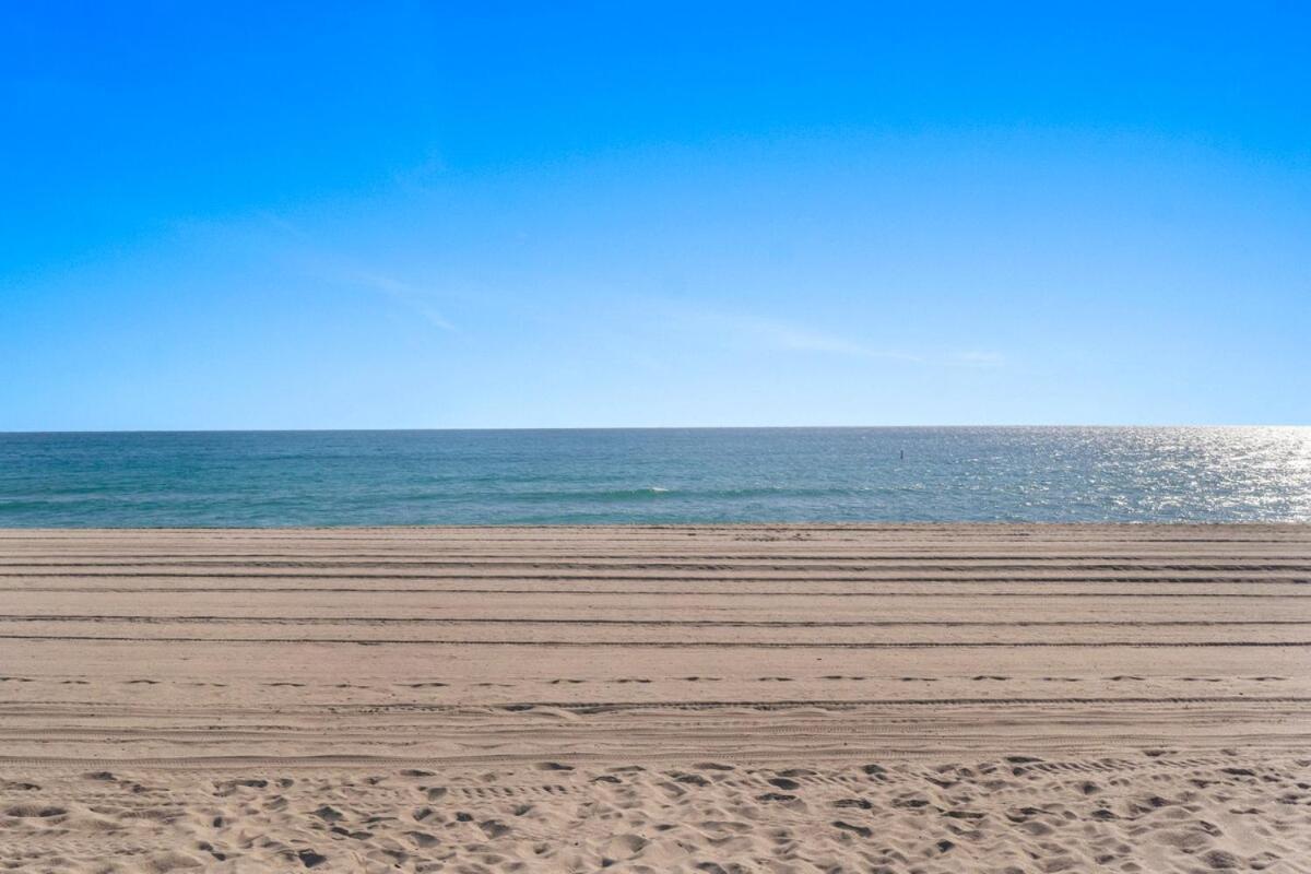 Apartment Pool Beachfront