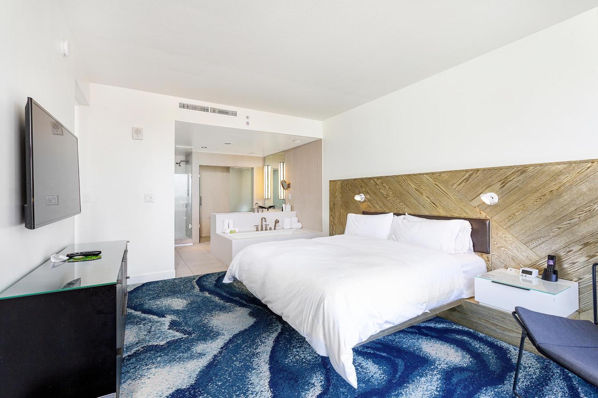Apartment 16th Floor Luxury 2 Bedroom - Ocean Views & Luxury *