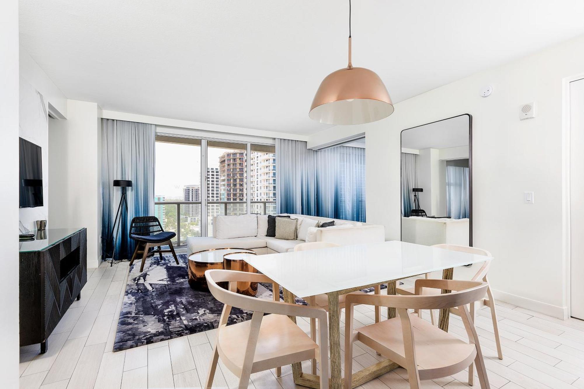 Apartment 16th Floor Luxury 2 Bedroom - Ocean Views & Luxury
