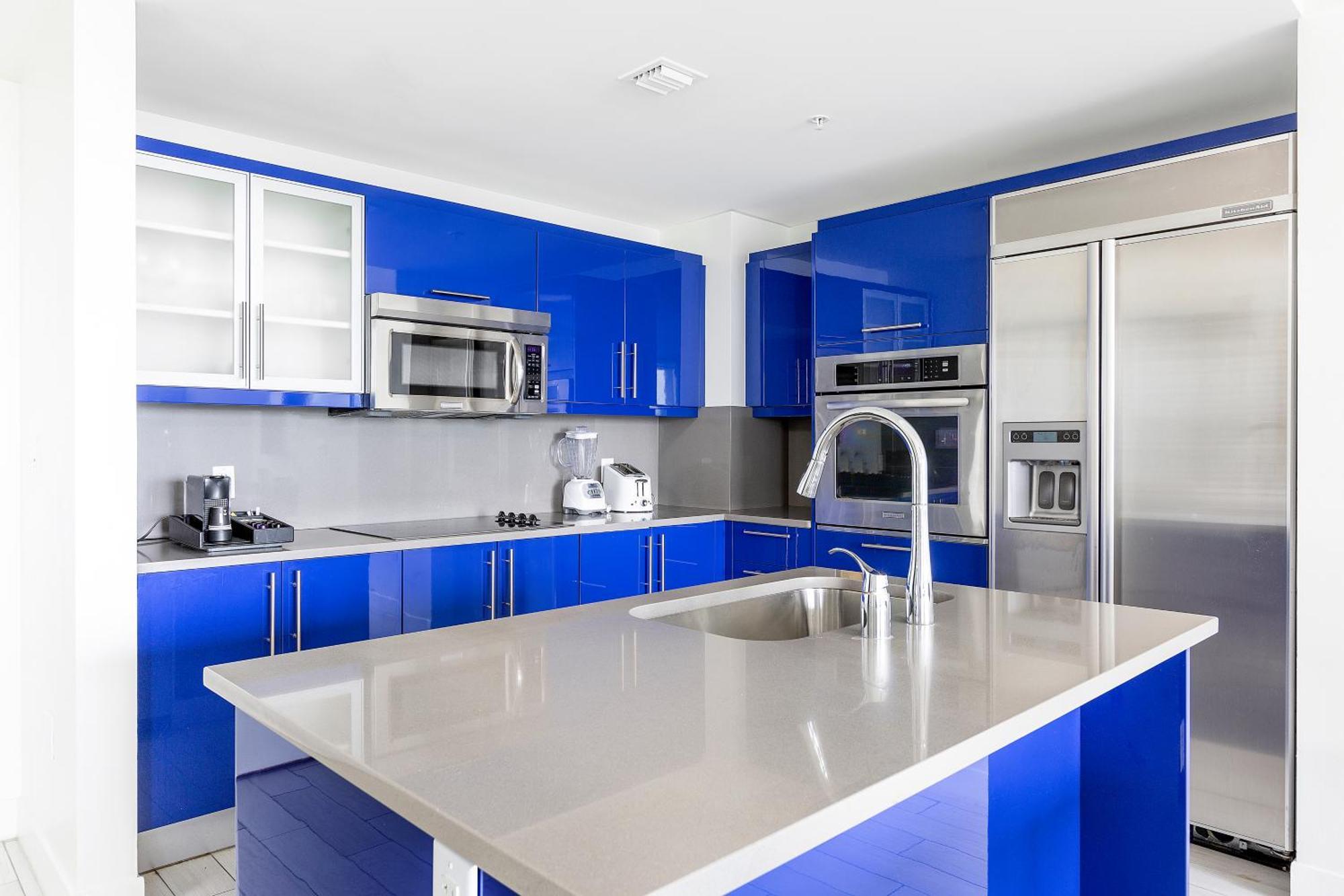 16th Floor Luxury 2 Bedroom - Ocean Views & Luxury *