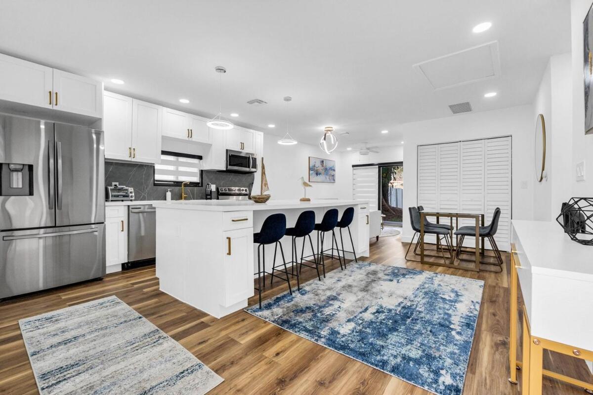 Modern W Large Yard Holiday home *