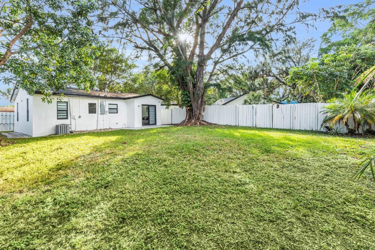 Holiday home Modern W Large Yard *