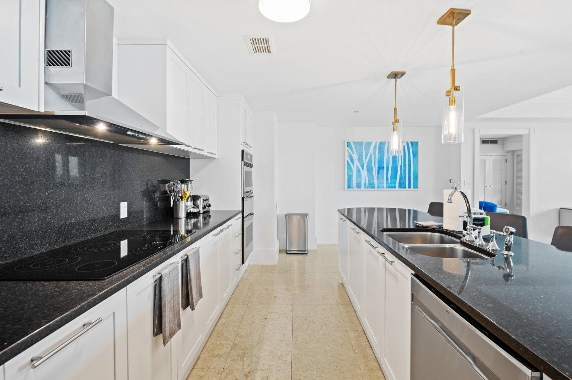 Ritz-carlton Luxury Oceanfront 2br On 16th Floor