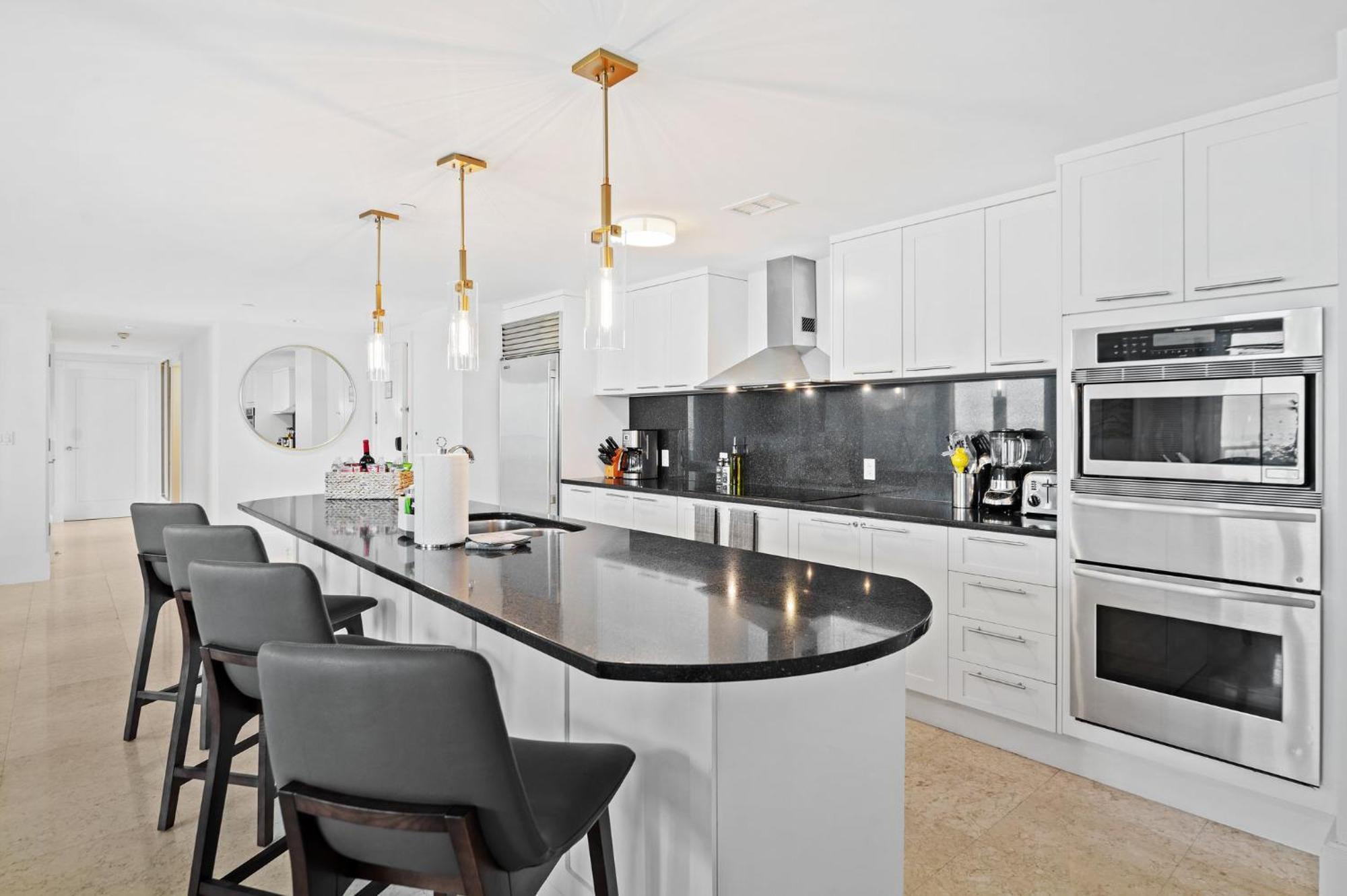 Ritz-carlton Luxury Oceanfront 2br On 16th Floor Apartment *