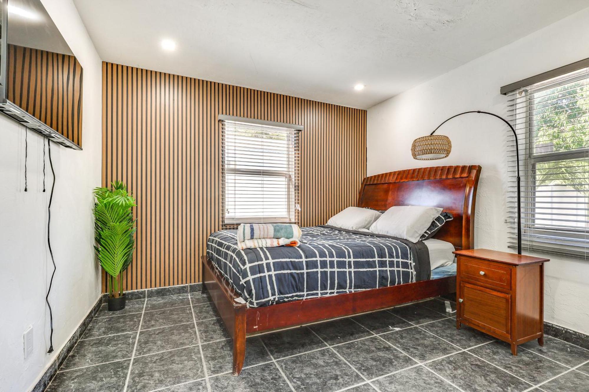 3 Mi To Riverwalk Lauderdale Cozy Home! Holiday home Fort Lauderdale