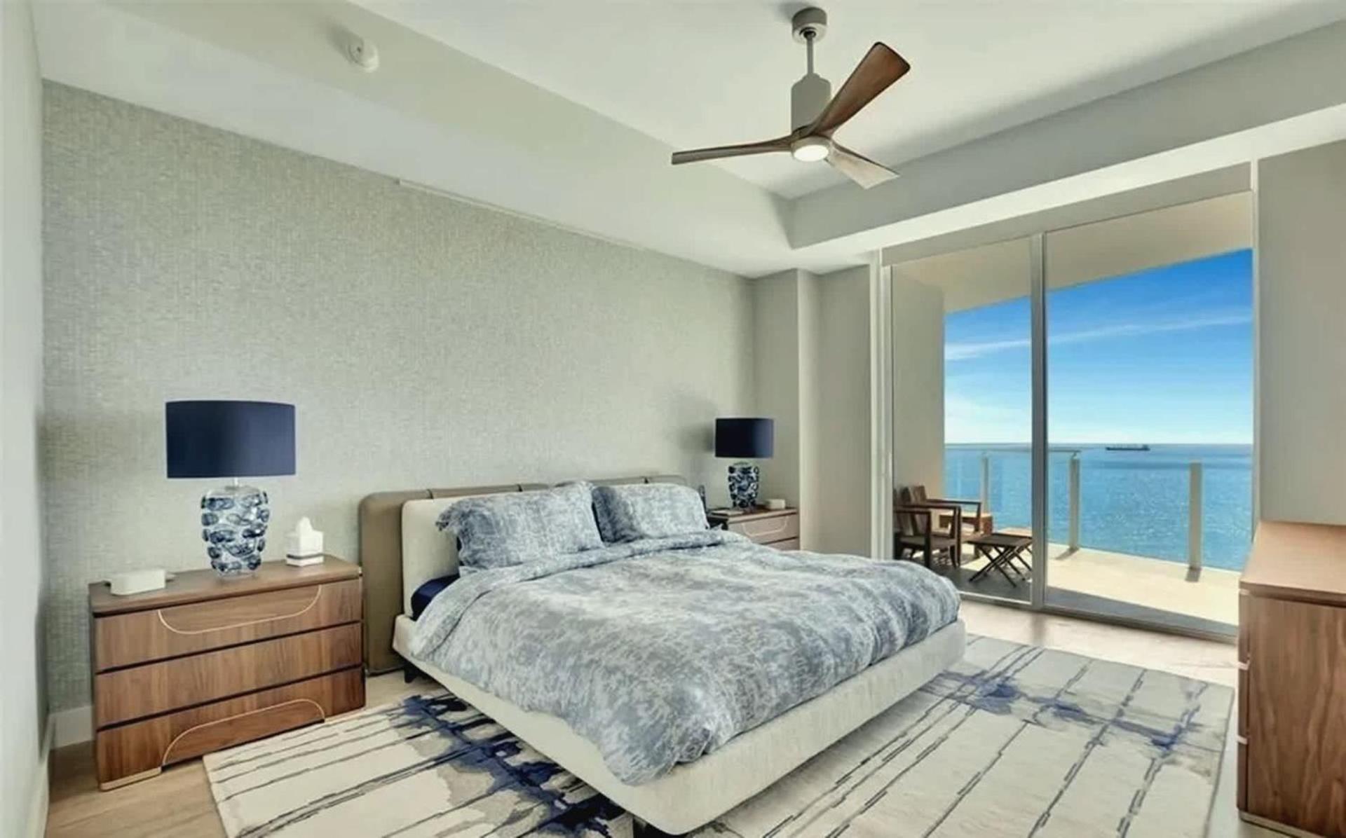 Apartment Four Bedroom 5-star Beachfront Living *