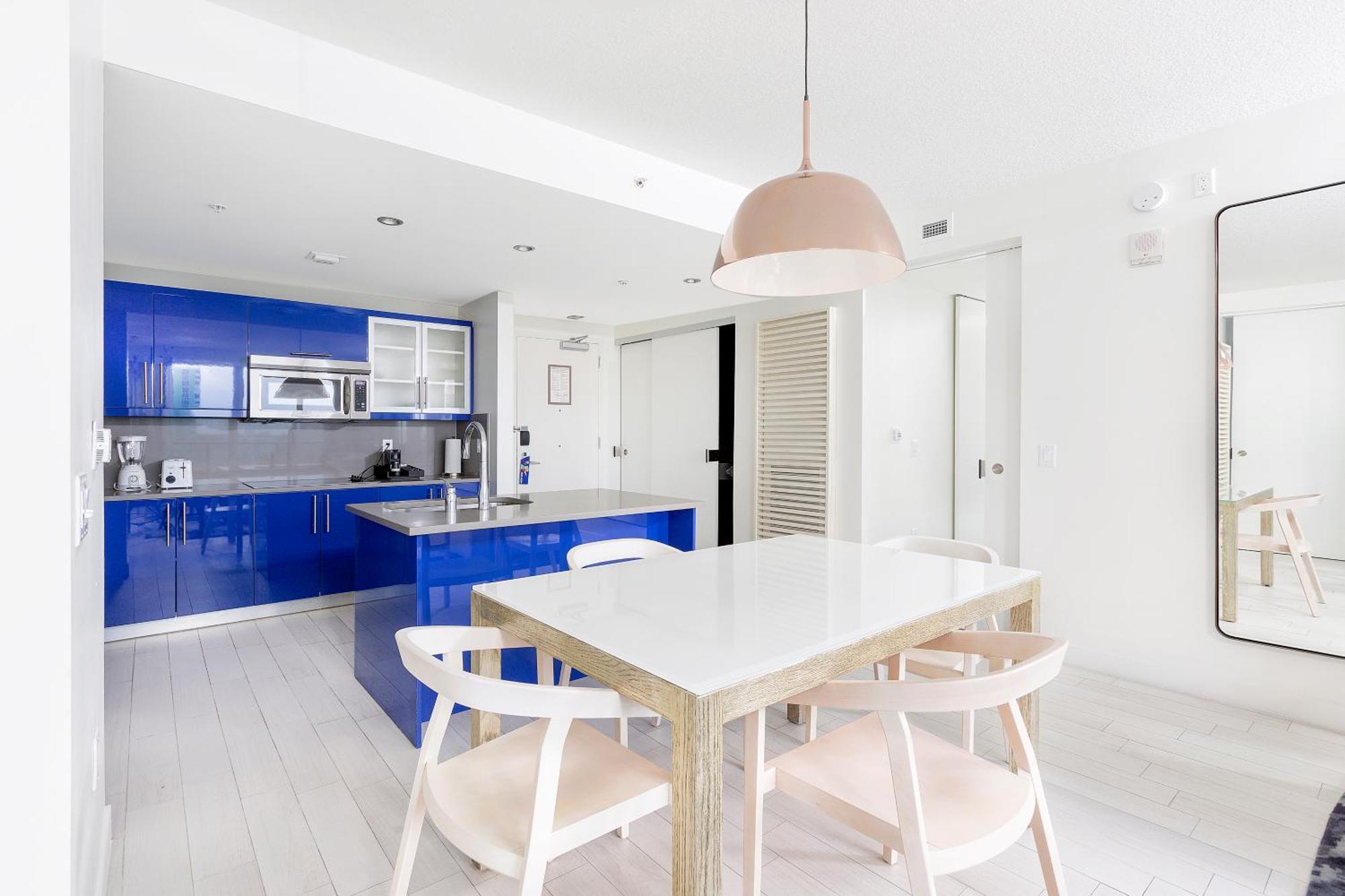 W Residences 2 Bed Unit - Beachfront And Luxe Apartment