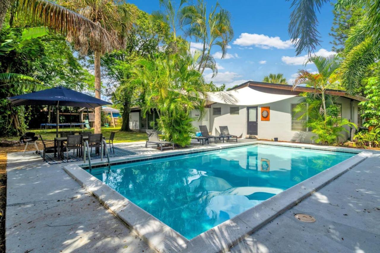 Spacious With Pool For 8 People Holiday home *