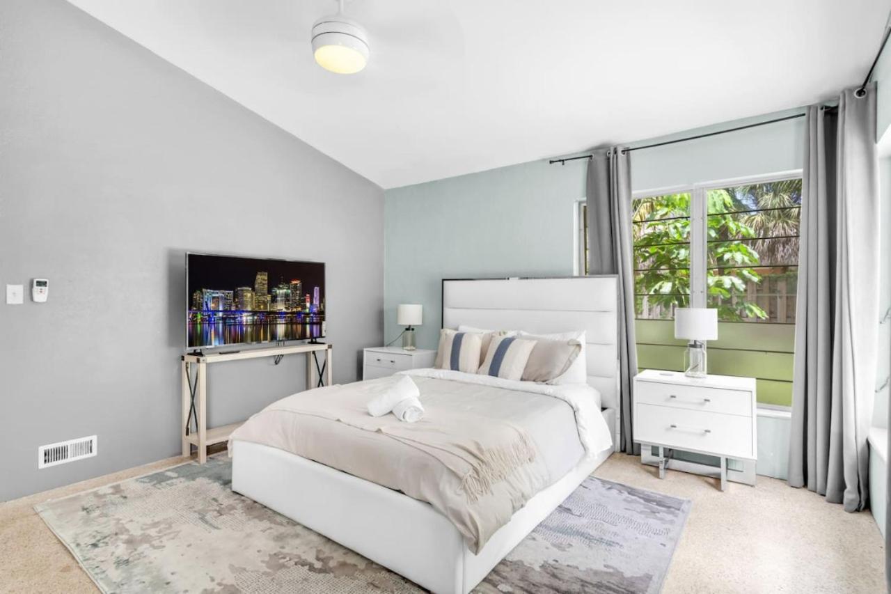 Spacious With Pool For 8 People Fort Lauderdale