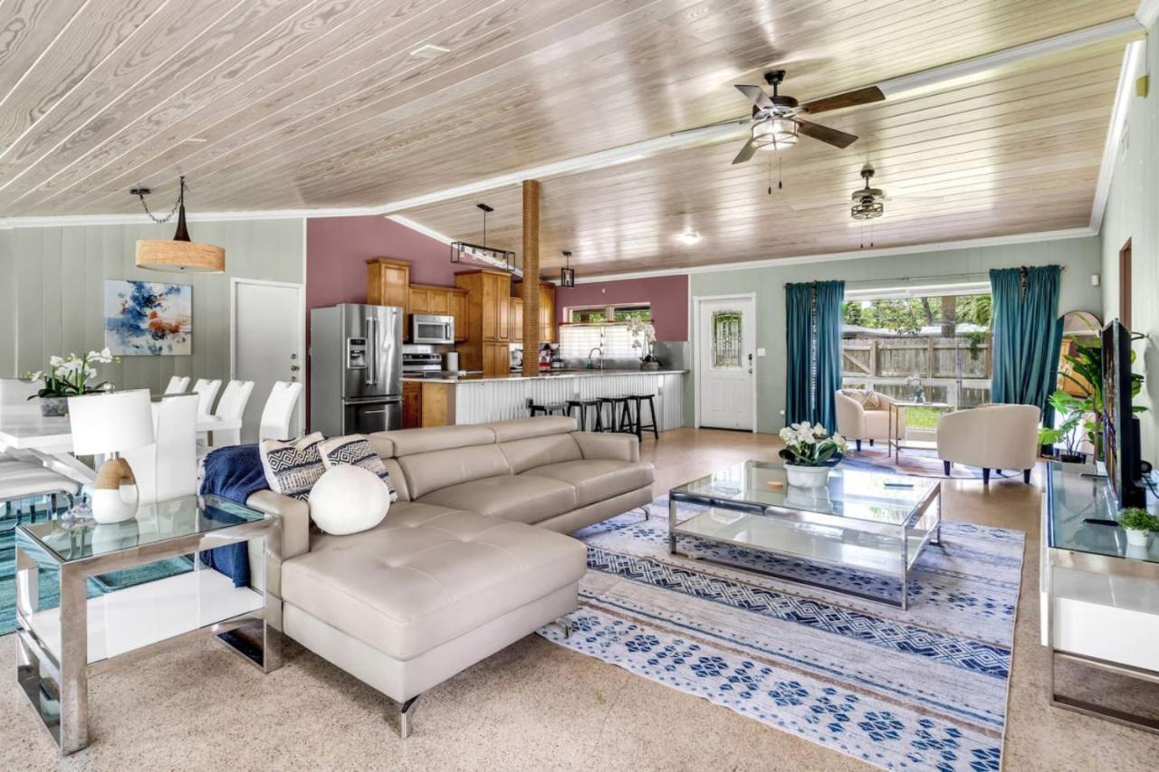 Holiday home Spacious With Pool For 8 People