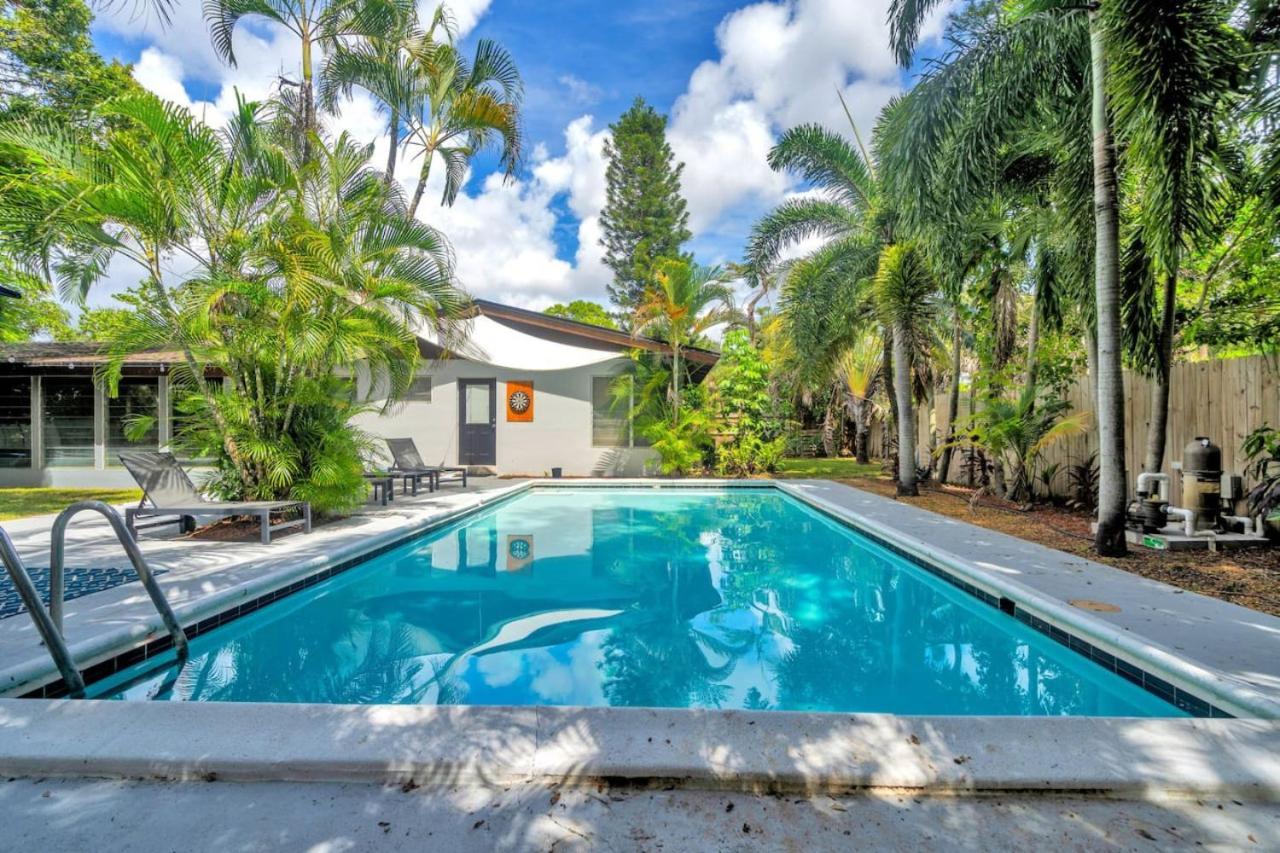 Spacious With Pool For 8 People Holiday home *