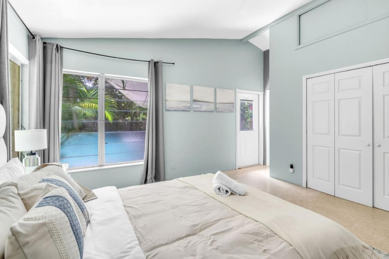 Spacious With Pool For 8 People Holiday home *