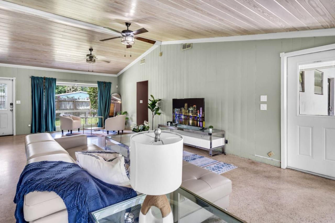 Spacious With Pool For 8 People *
